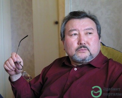 Ұлықбек Есдәулет - adebiportal.kz