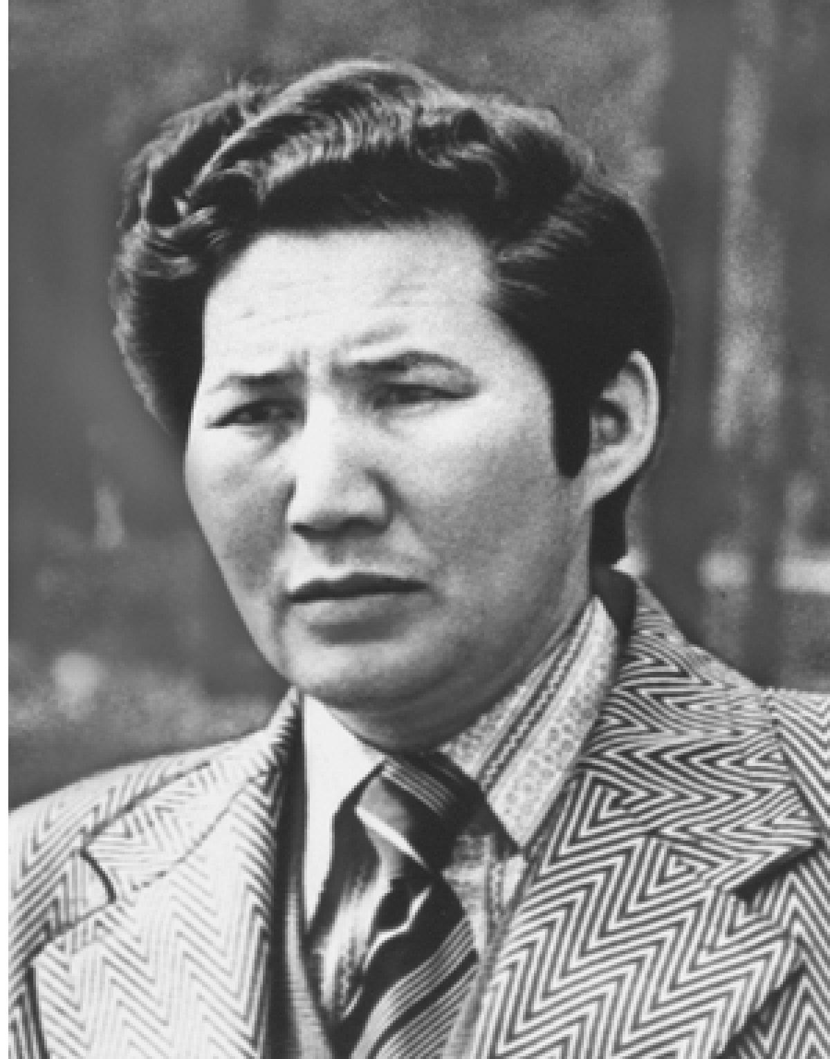Today a Kazakh poet Kenshilik Myrzabekov would be 68 - adebiportal.kz