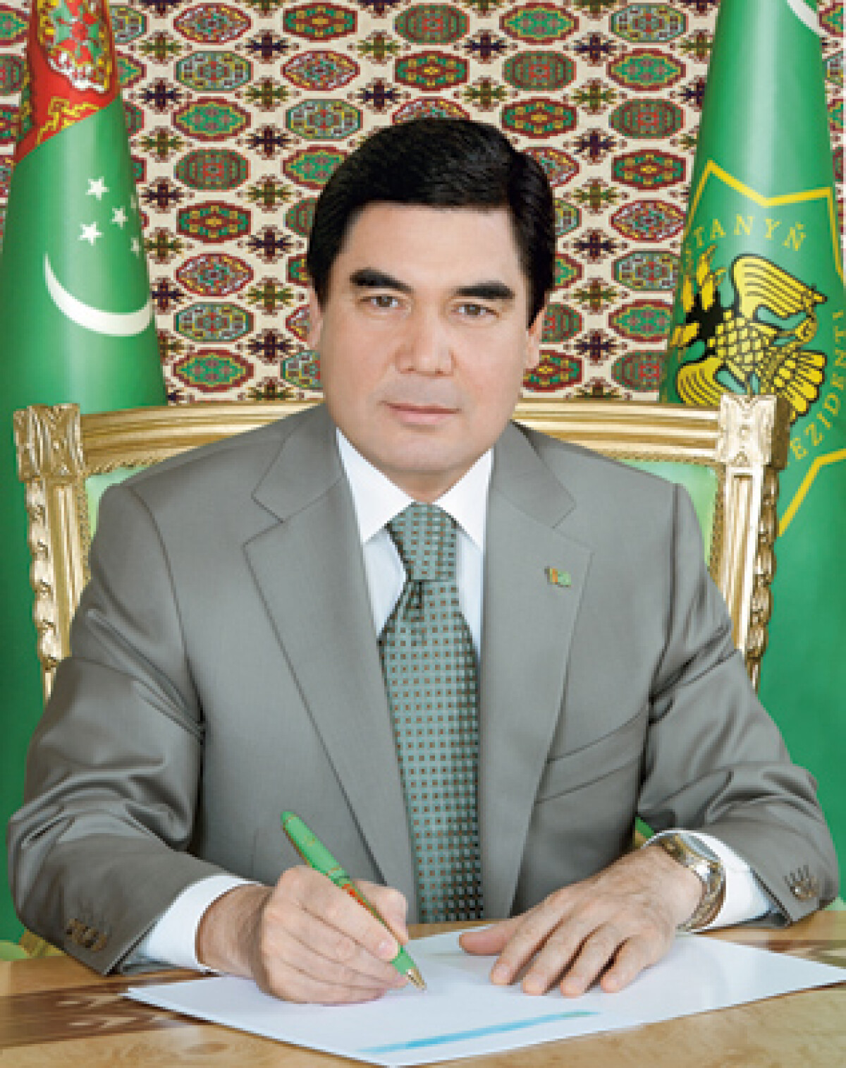 In honor of a holiday Nauryz-bairam the president of Turkmenistan presented a book about tea of his own - adebiportal.kz