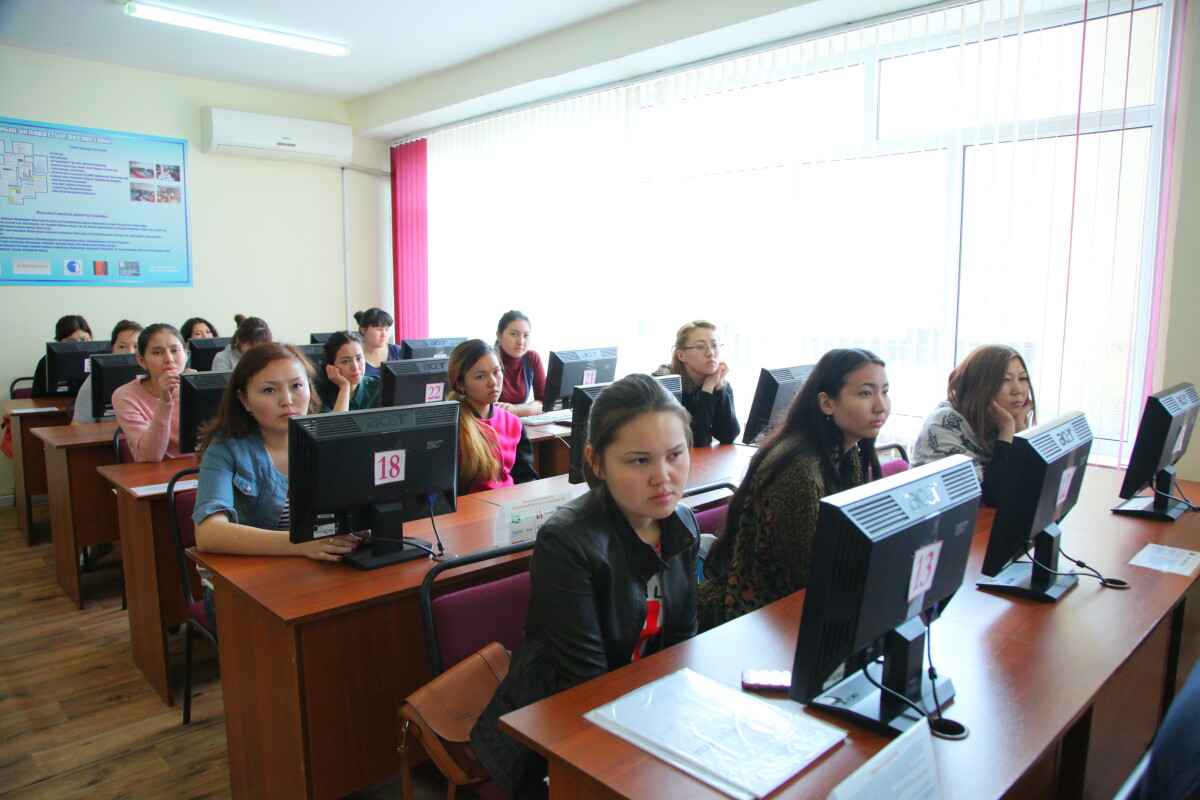 КарГУ ознакомил студентов с "Литературным порталом" - adebiportal.kz