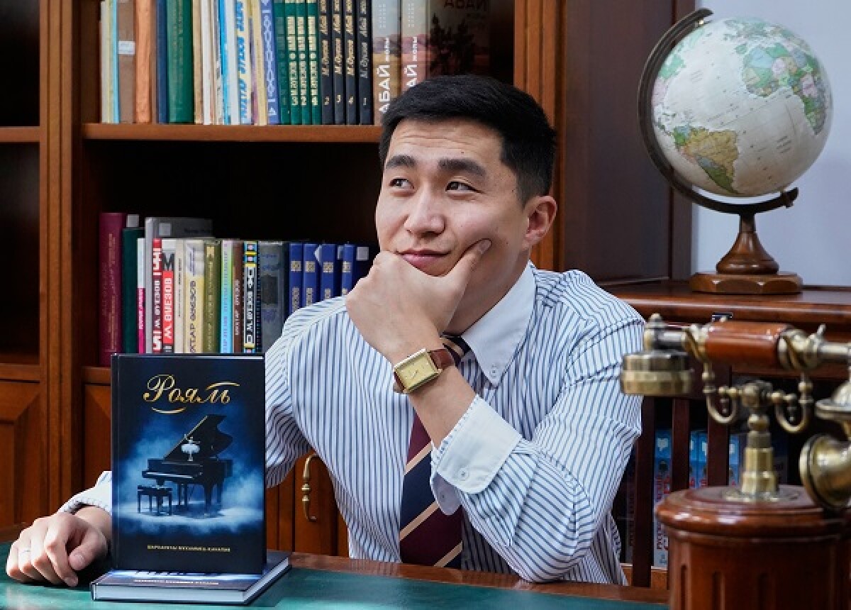 Мұхаммед-Қанапия Шарханұлы. Қоңыр кесене - adebiportal.kz