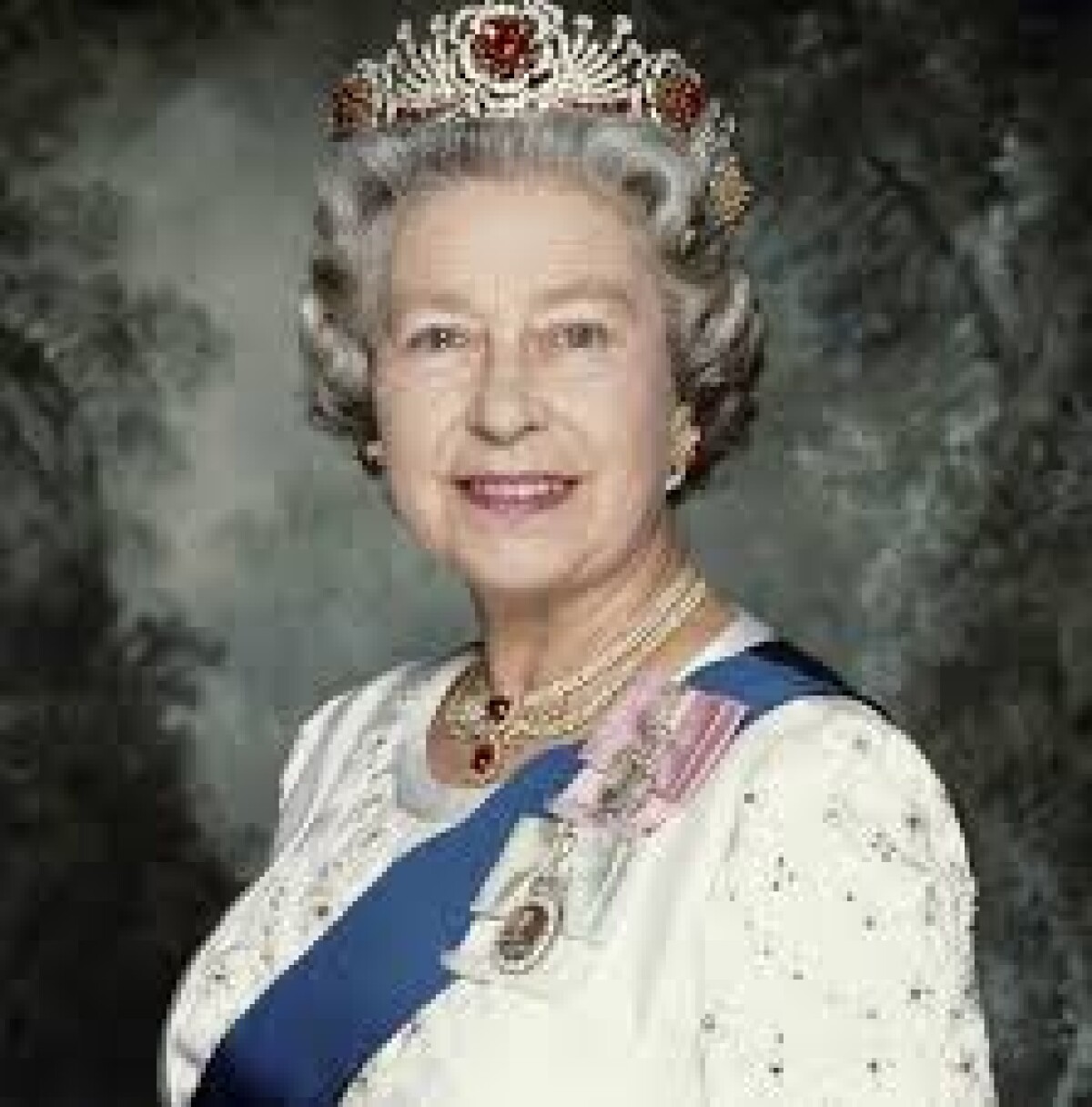 Queen's celebrating her birthday - adebiportal.kz