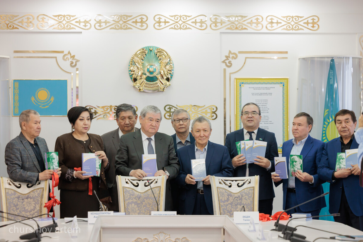Амангелді Кеңшілікұлының үш кітабының таныстырылымы өтті... - adebiportal.kz