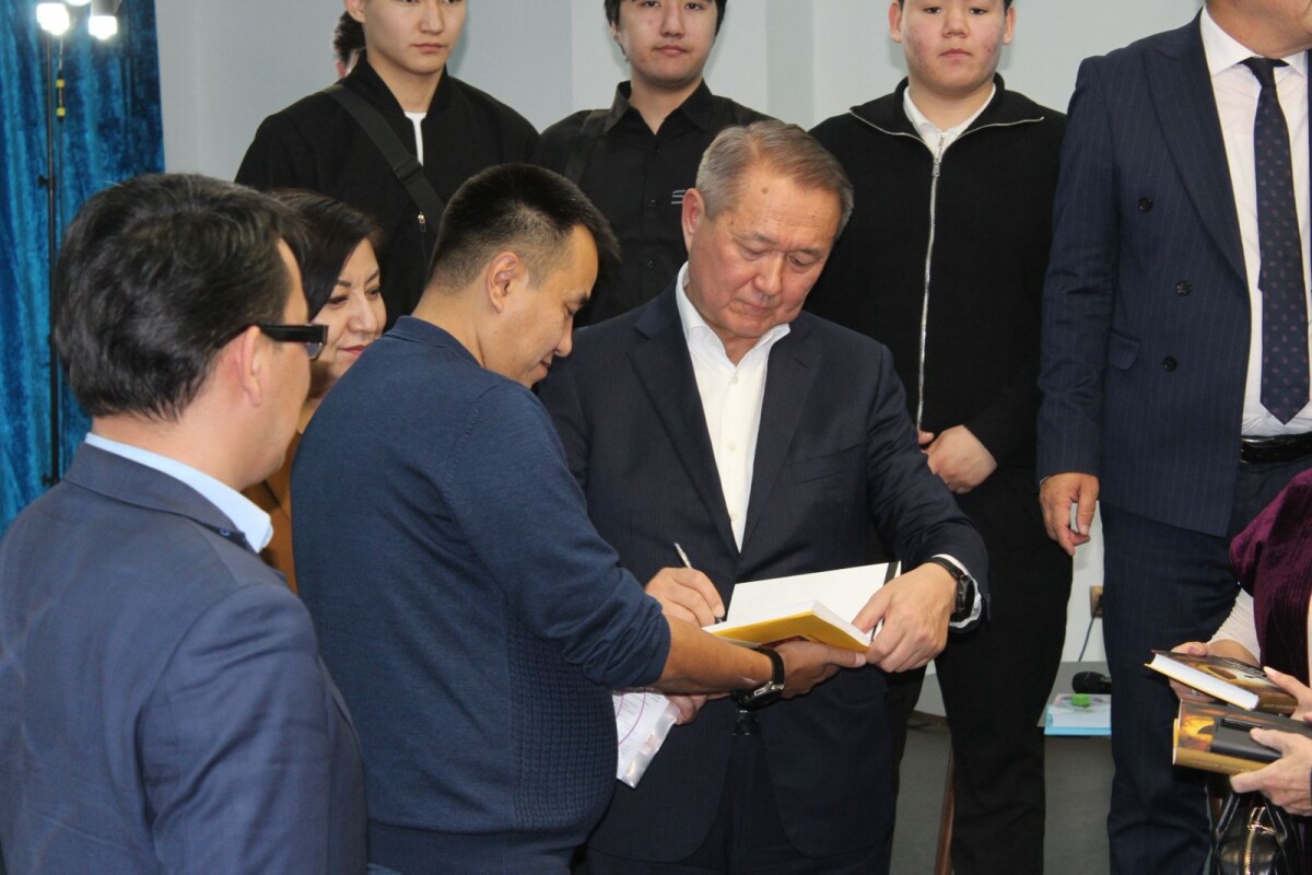 Ермек Аманшаев: Жаңалықтардың ашылмауы мүмкін емес - adebiportal.kz