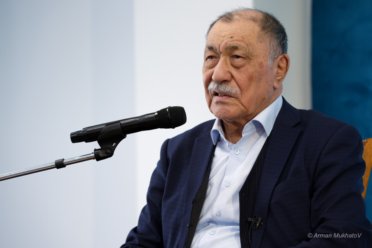 «Күтумен кешкен ғұмырдың» авторы келді - adebiportal.kz