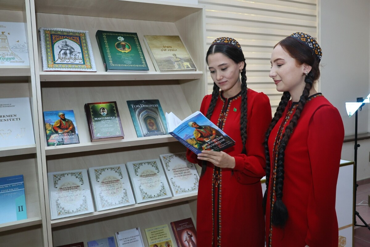 Түркі әлеміне ортақ тұлға Мақтымқұлының кітабы жарық көрді - adebiportal.kz