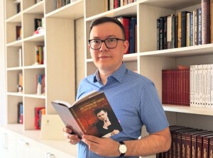 Бақытжан Бұқарбай.  «Мемлекет балаларды әлеуметтік желіден шектеу керек»