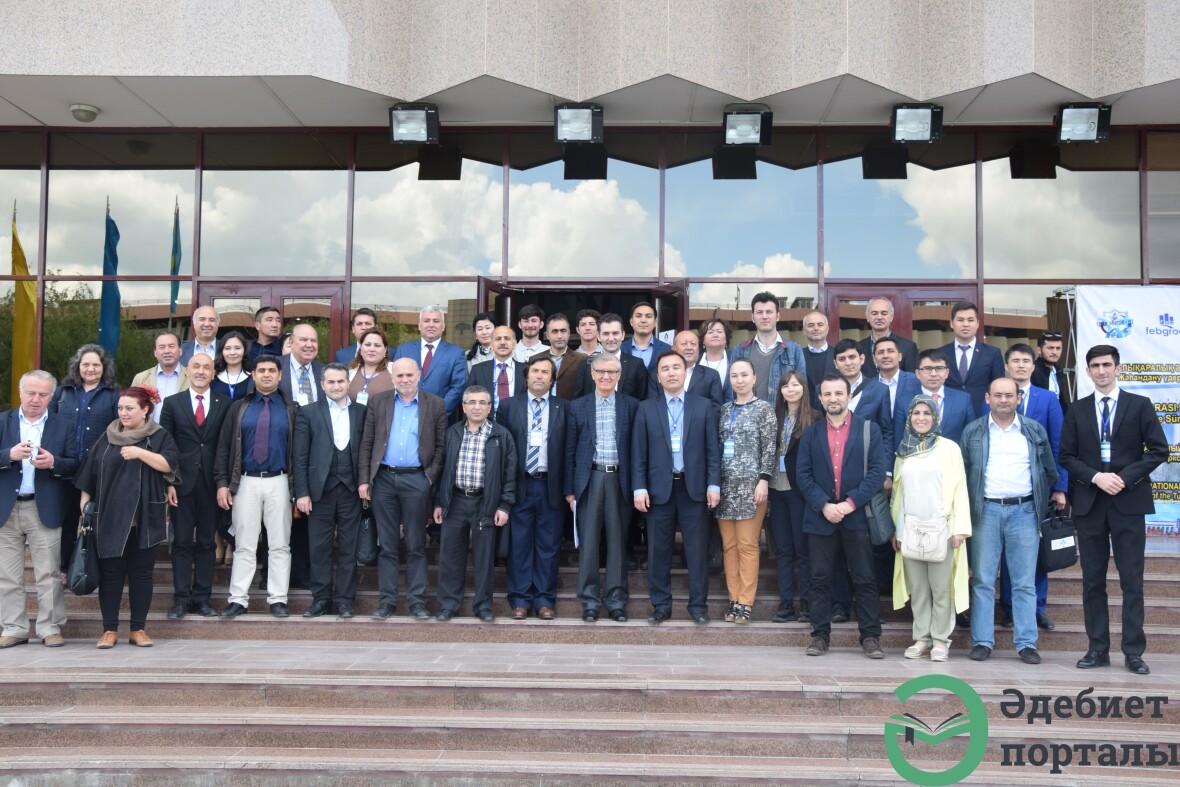 Халықаралық әлеуметтік ғылымдар конгресі: ІІІ Түркістан форумы  - фото 2 - adebiportal.kz