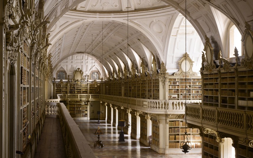 The most spectacular libraries in the world - фото 4 - adebiportal.kz