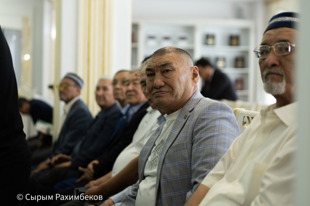 Өмірзақ Қожамұратовтың жыр жинағы жарық көрді - фото 4