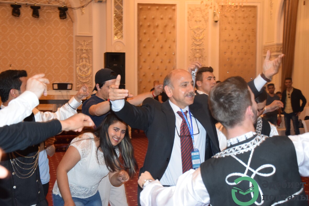 Халықаралық әлеуметтік ғылымдар конгресі: ІІІ Түркістан форумы  - фото 43 - adebiportal.kz