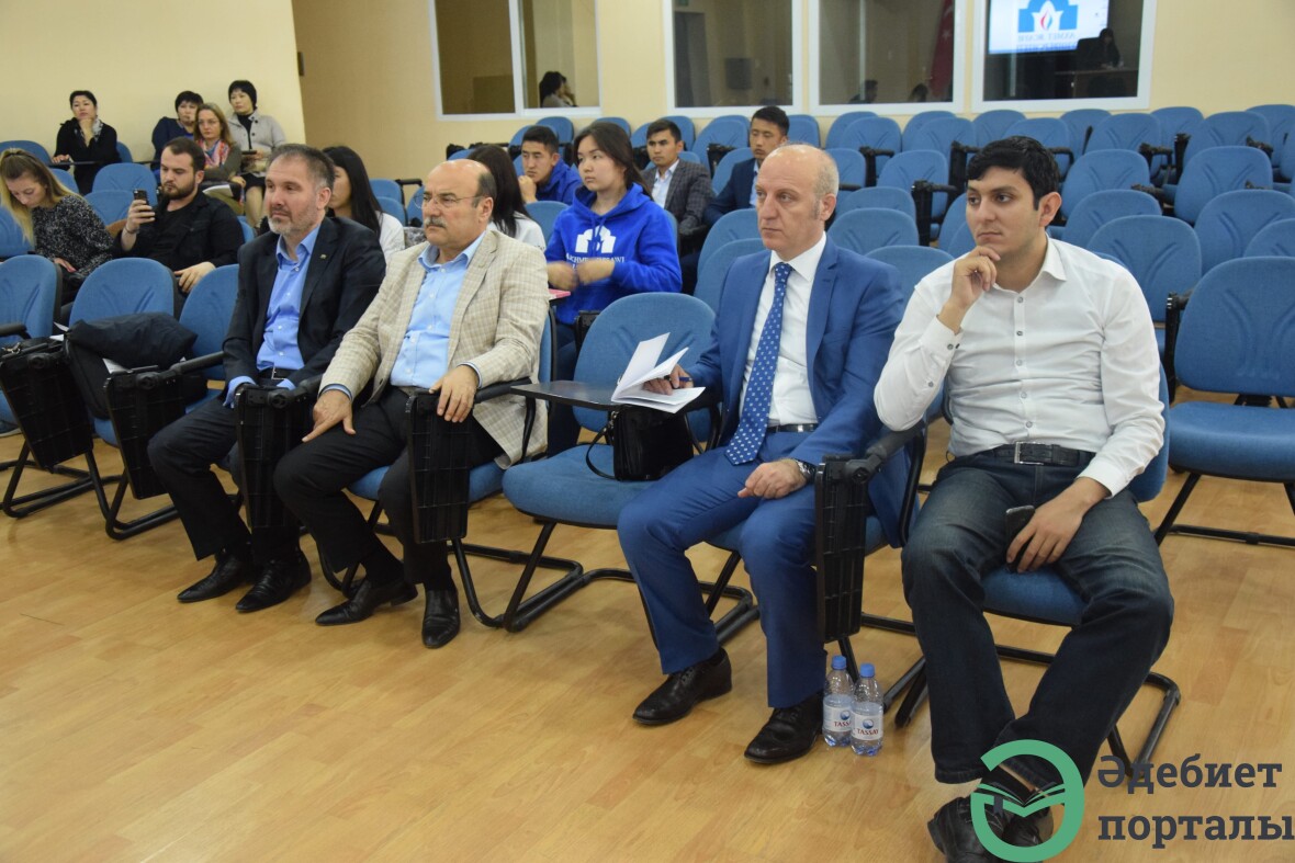 Халықаралық әлеуметтік ғылымдар конгресі: ІІІ Түркістан форумы  - фото 27 - adebiportal.kz