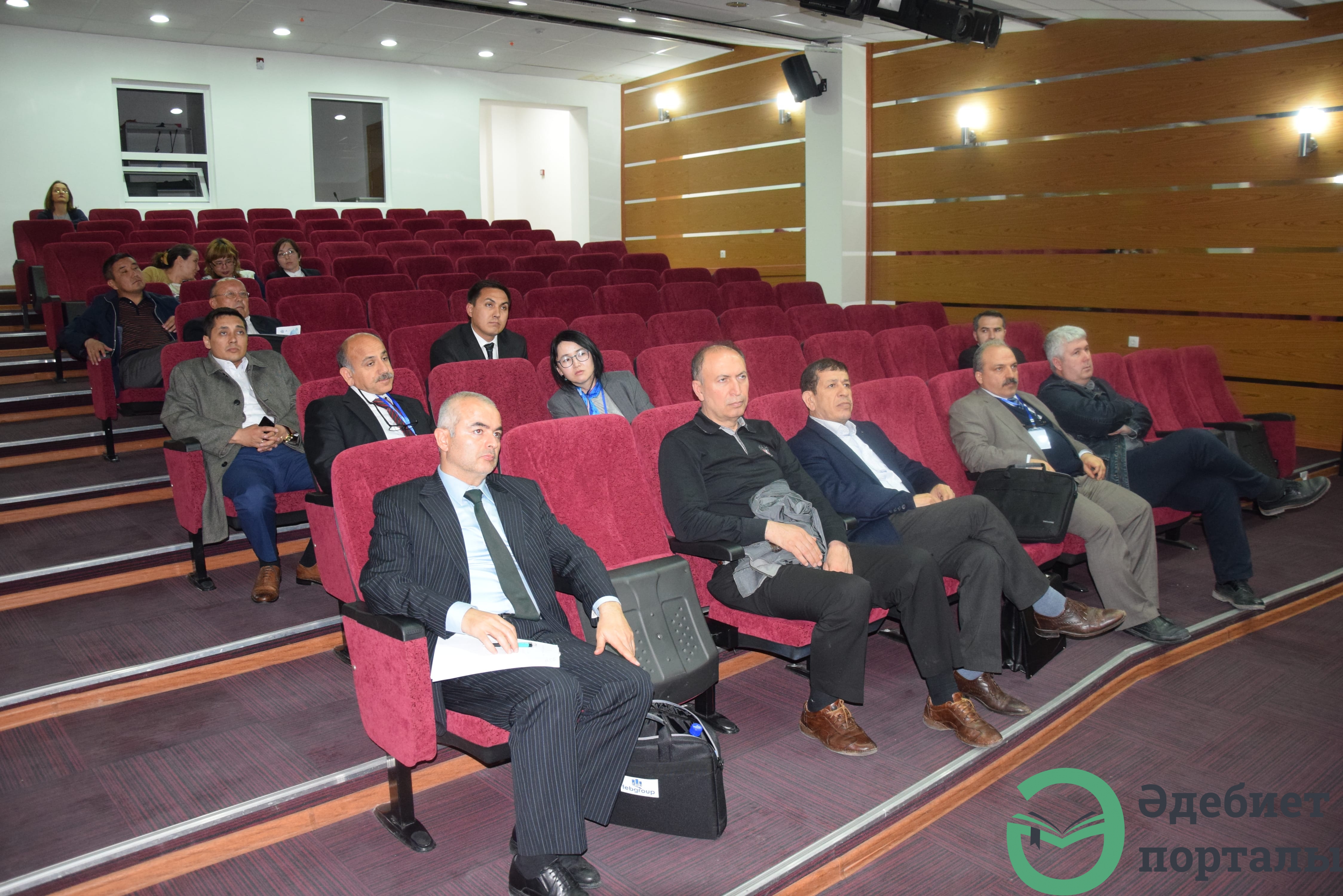 Халықаралық әлеуметтік ғылымдар конгресі: ІІІ Түркістан форумы  - фото 23 - adebiportal.kz