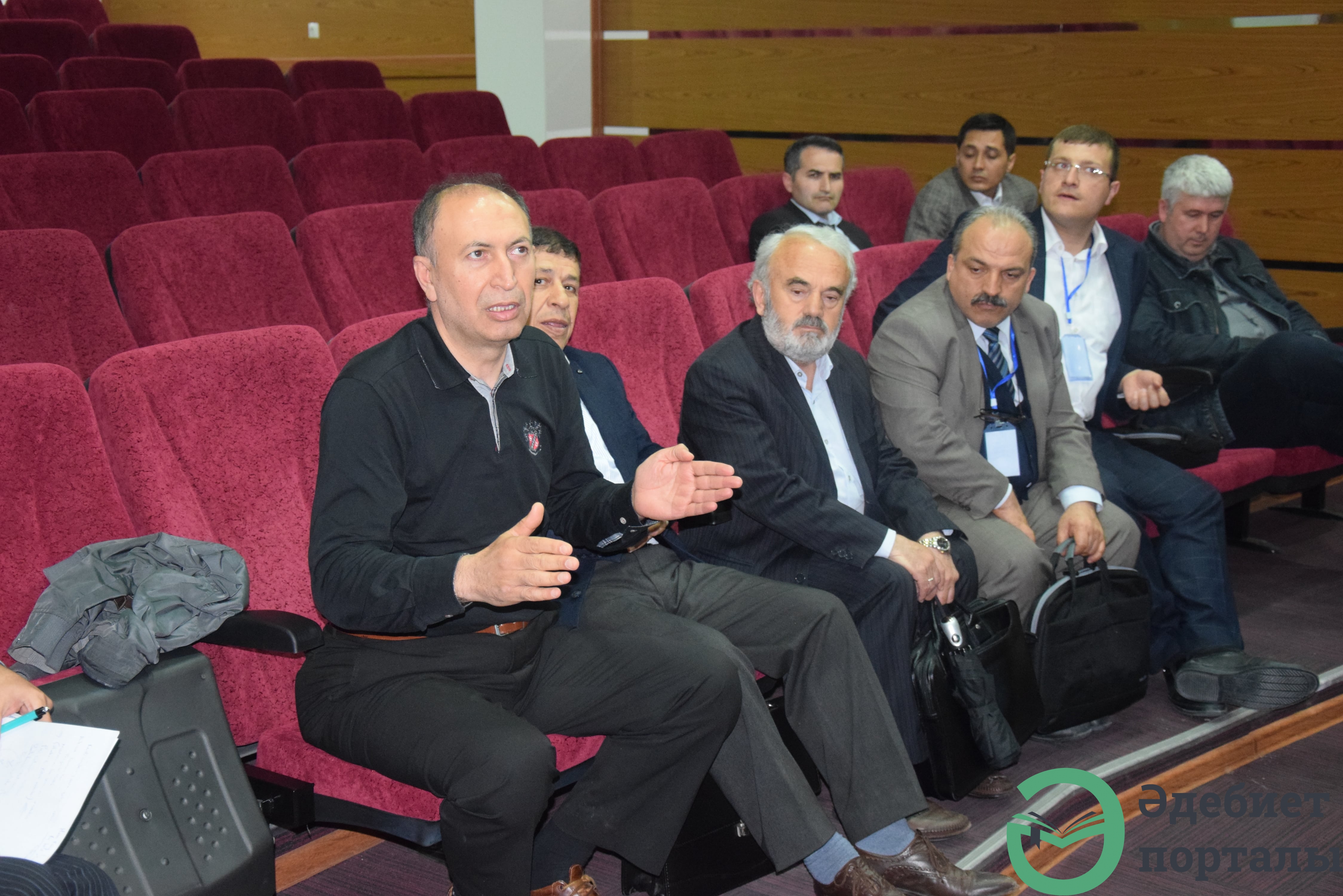 Халықаралық әлеуметтік ғылымдар конгресі: ІІІ Түркістан форумы  - фото 33 - adebiportal.kz