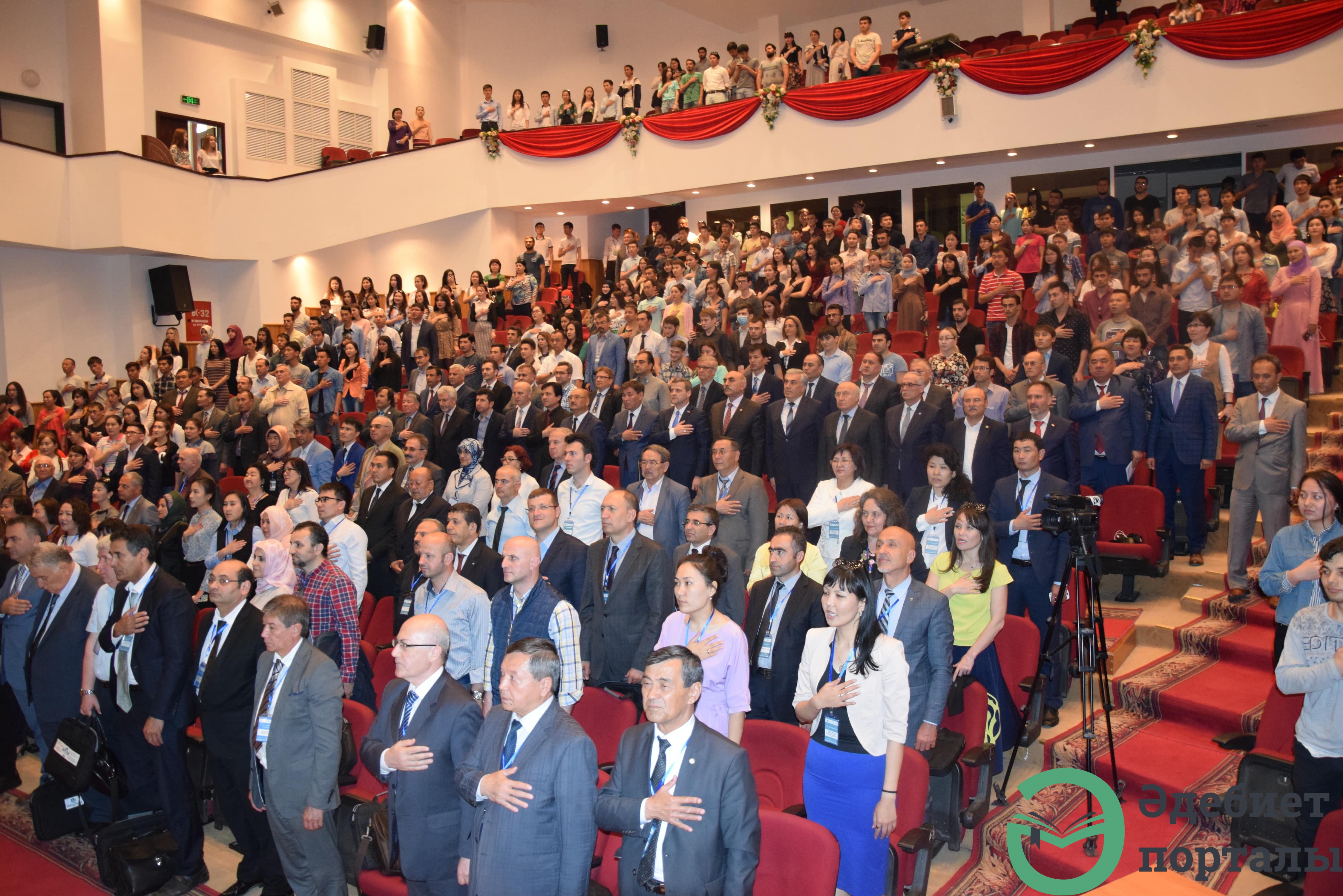 Халықаралық әлеуметтік ғылымдар конгресі: ІІІ Түркістан форумы  - фото 96 - adebiportal.kz