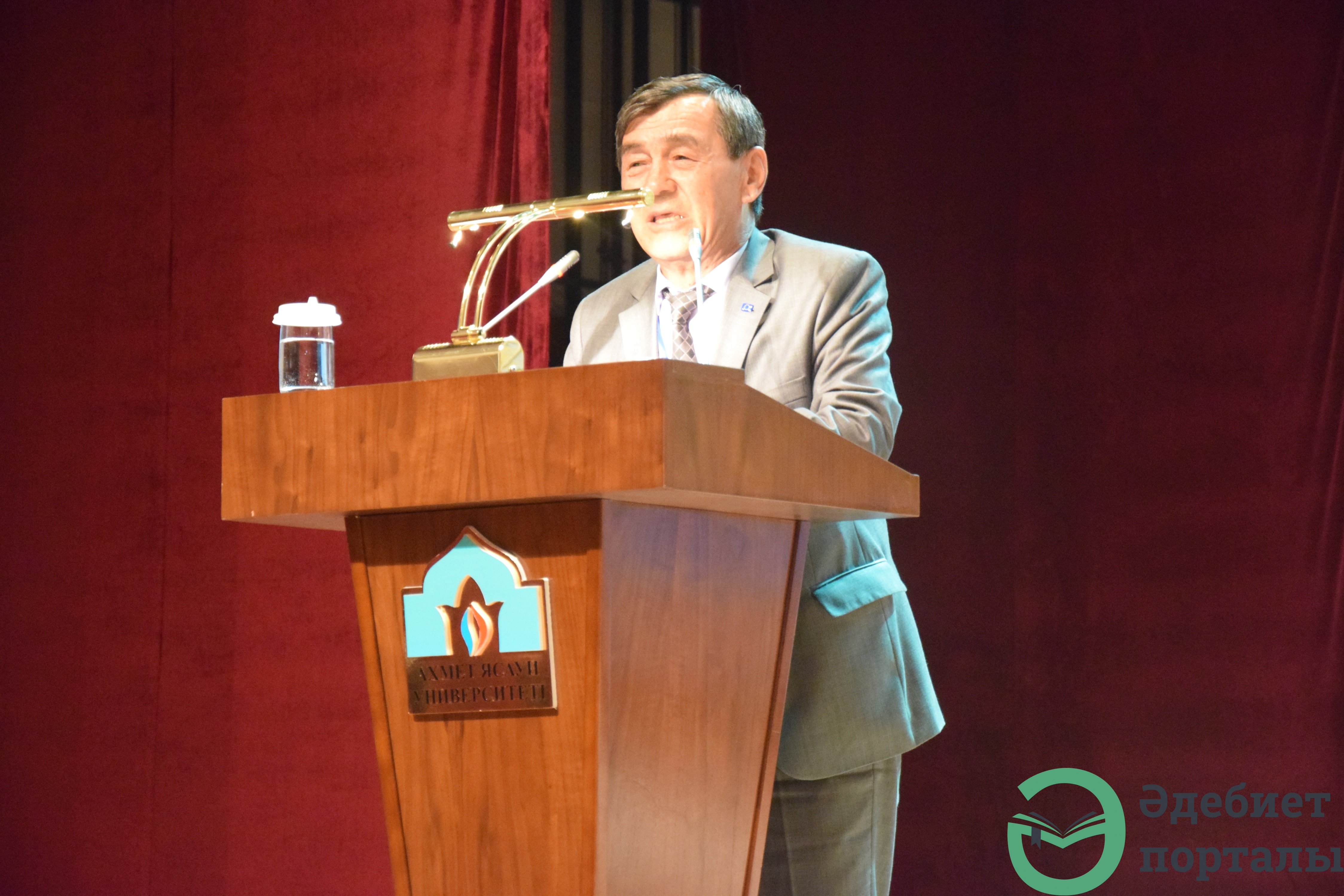 Халықаралық әлеуметтік ғылымдар конгресі: ІІІ Түркістан форумы  - фото 12 - adebiportal.kz