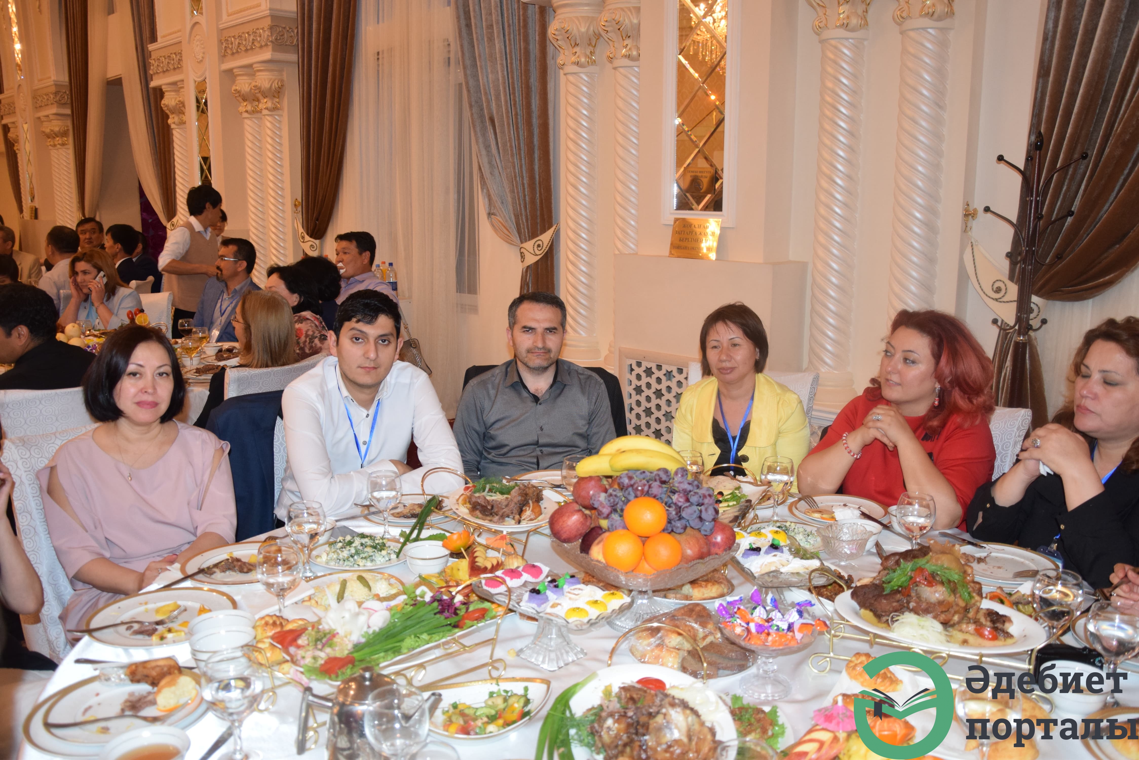 Халықаралық әлеуметтік ғылымдар конгресі: ІІІ Түркістан форумы  - фото 40 - adebiportal.kz