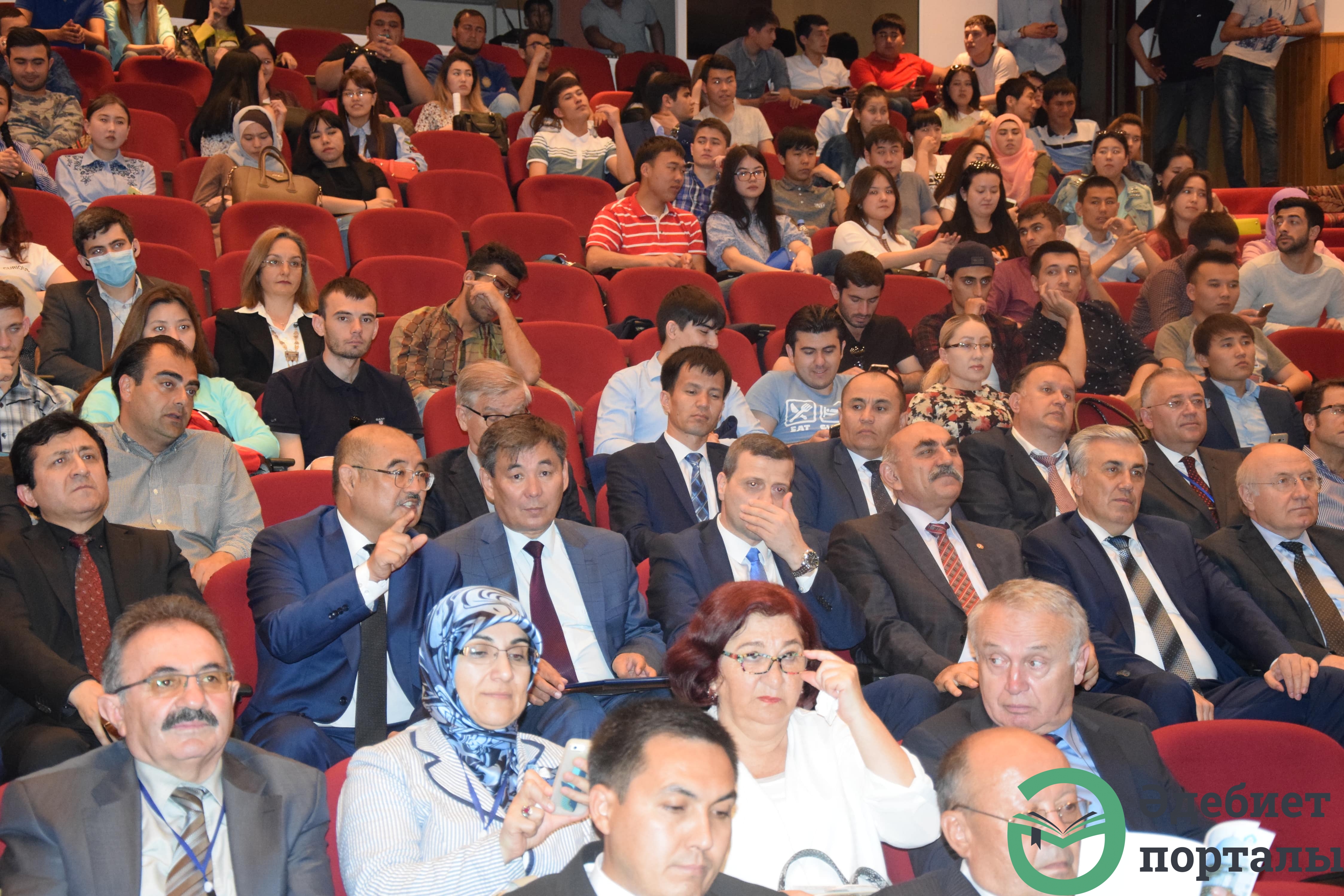 Халықаралық әлеуметтік ғылымдар конгресі: ІІІ Түркістан форумы  - фото 97 - adebiportal.kz