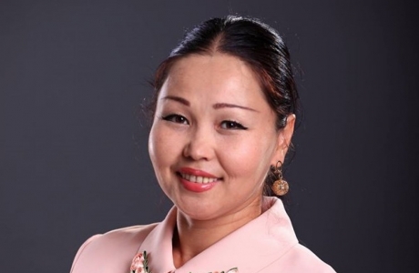 Айнаш Есали 