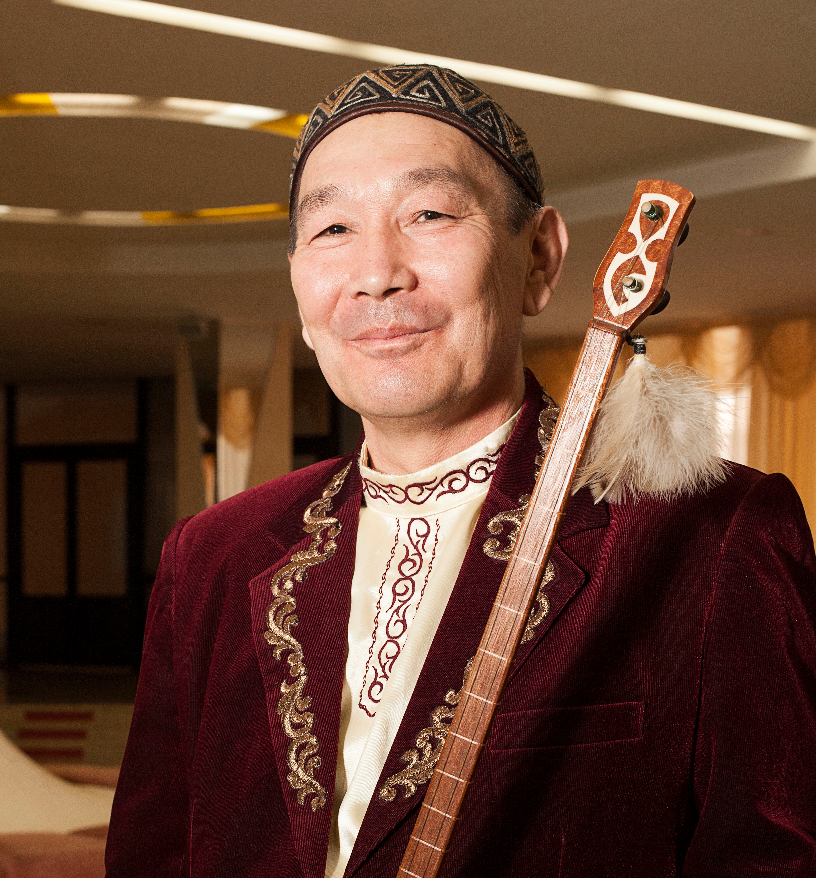 Жанғали Жүзбай  