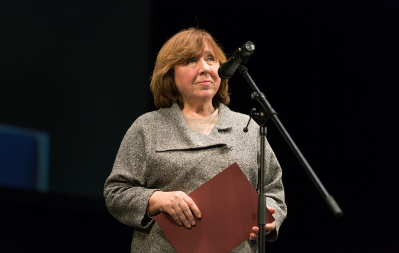 Svetlana Alexievich - фото 32 - adebiportal.kz
