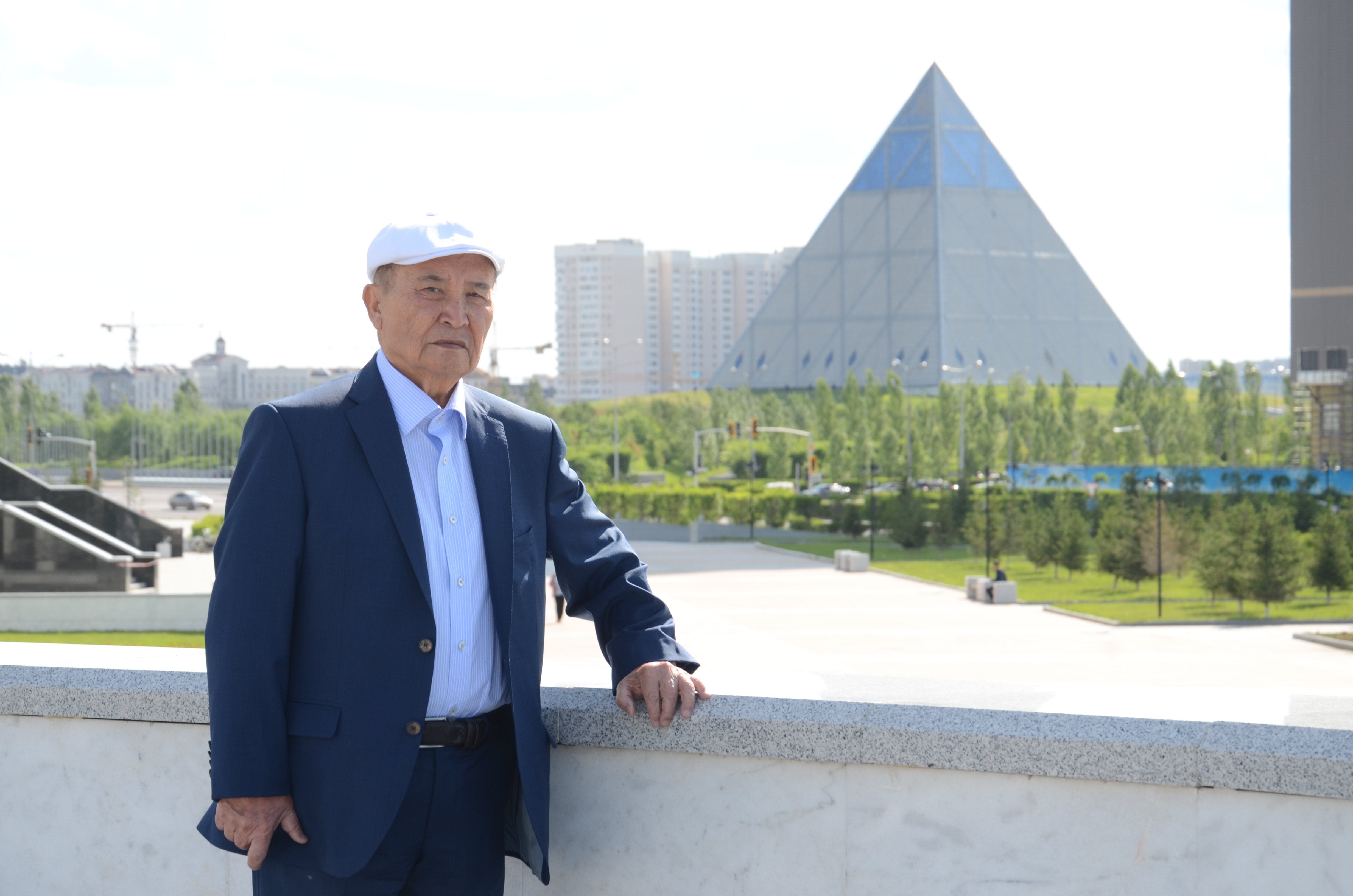 «Әдеби Астана» – Әкім Тарази - фото 4 - adebiportal.kz