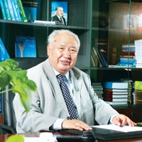 Абиш Кекилбаев